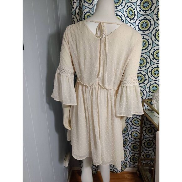 Miss Me Women's Textured Eyelet Ruffled Above Knee Dress, Size Medium - Picture 3 of 6